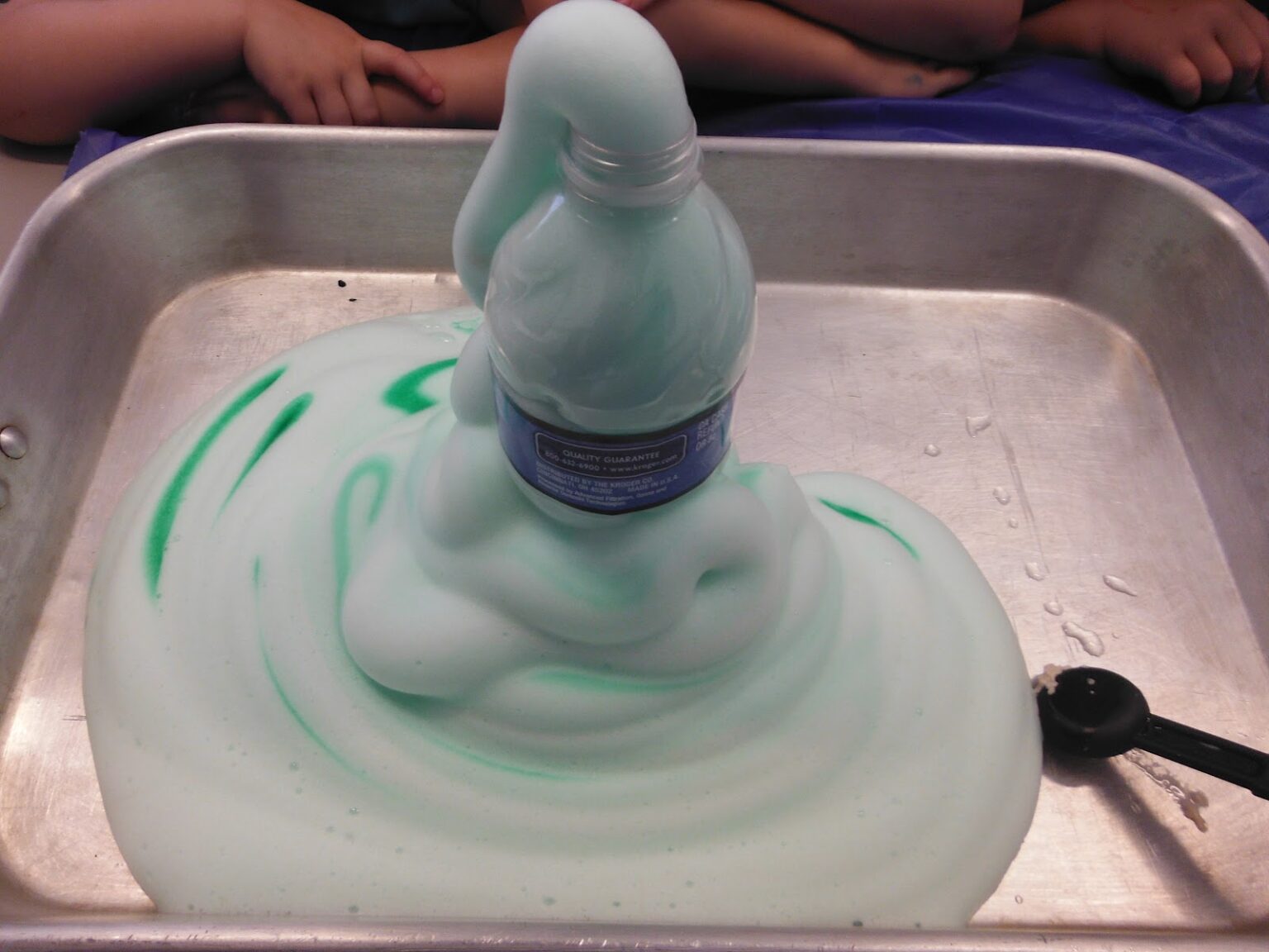 How to Make Elephant Toothpaste in 7 Steps Gazettely