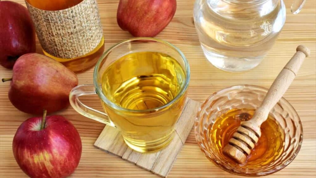 Honey and apple cider vinegar for dry hair