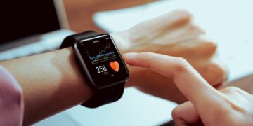 Wristband smart health