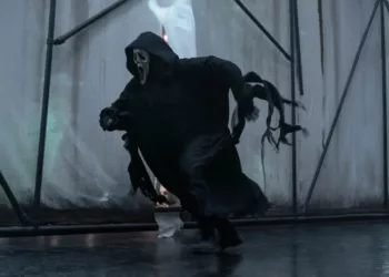 Scream 6: Ghostface Reveals Himself in a New Exclusive Photo