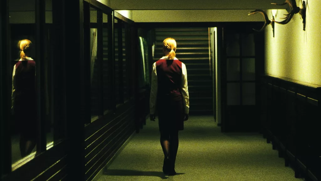 Hotel (2004) Review