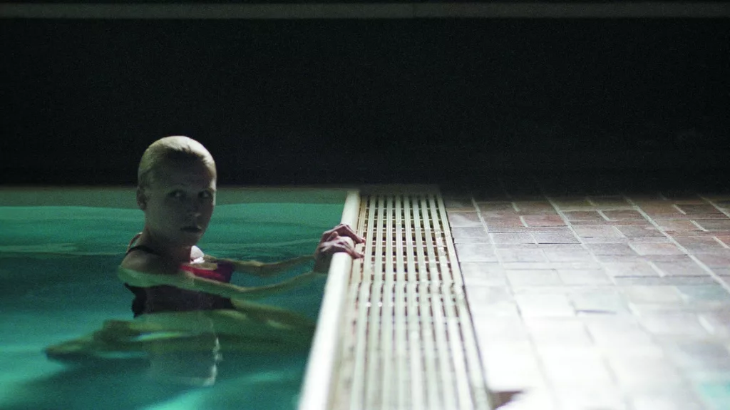 Hotel (2004) Review