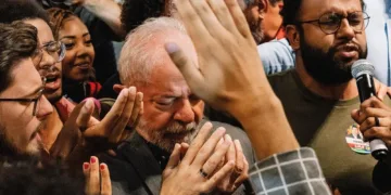 Apocalypse in the Tropics Review: Costa's Illuminating Lens on Brazil's Turbulent Times 1 Apocalypse in the Tropics Review