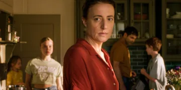 The Sparrow In The Chimney Review: An Intimate Portrait of Family Under Pressure 1 The Sparrow In The Chimney Review