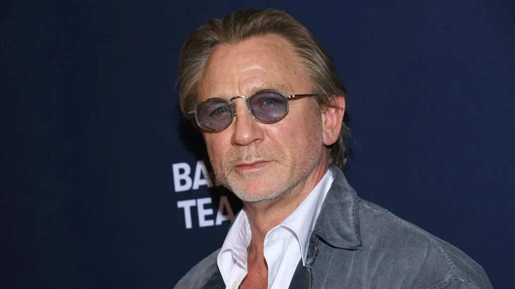 Daniel Craig