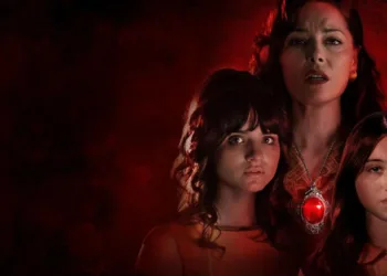 The Curse of the Necklace Review