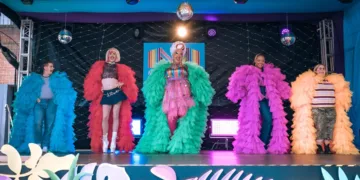 Smoggie Queens Review: Vibrant Characters in a Charming Setting 1 Smoggie Queens Review