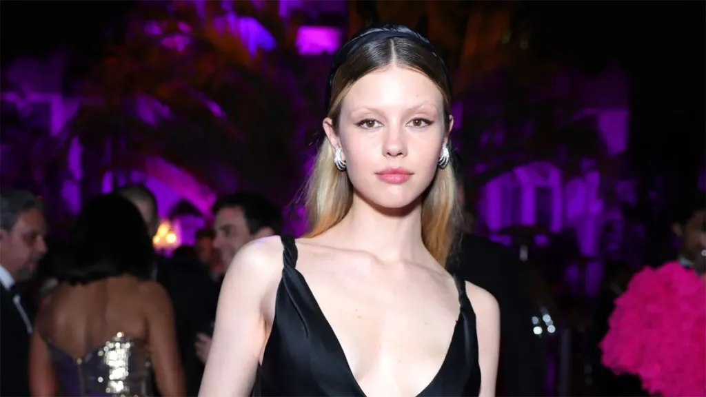 Mia Goth