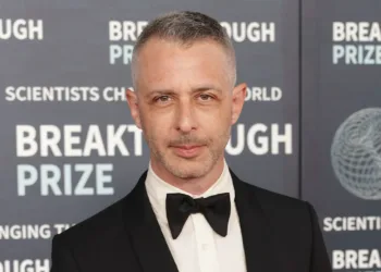 Jeremy Strong