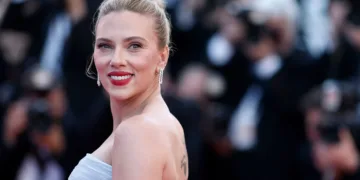 Scarlett Johansson Says Hollywood’s “Male-Gaze” Era Is Fading 1 Scarlett Johansson