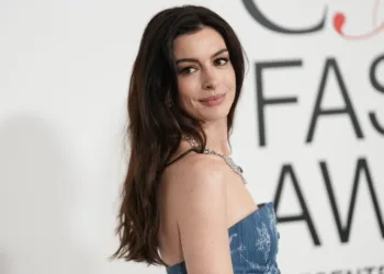 Anne Hathaway