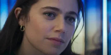 Molly Gordon’s Bear Spoilers Become Marketing Gold for Oh, Hi! 1 Molly Gordon