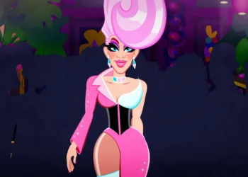 Maxxie LaWow: Drag Super-shero Review