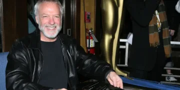 Drew Struzan, era-defining movie poster artist, dies at 78 1 Drew Struzan