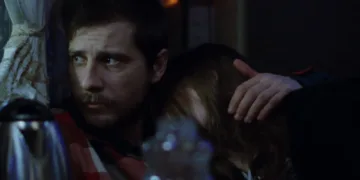 Christmas, Again Review: The 16mm Texture of Loneliness in a Seasonal Job 1 Christmas, Again Review
