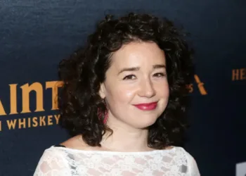 Sarah Steele