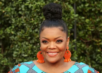 Yvette Nicole Brown