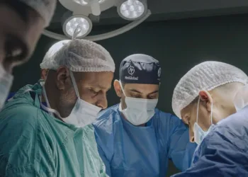 American Doctor Review: Medicine Under Fire in Khan Yunis American Doctor Review