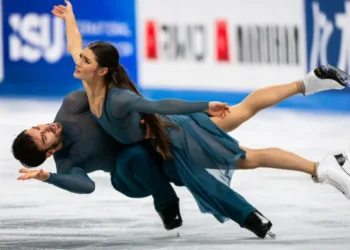 Glitter & Gold: Ice Dancing Review
