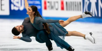 Glitter & Gold: Ice Dancing Review