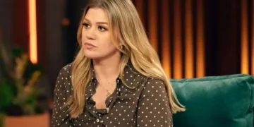 Kelly Clarkson Says She’s Ending Daytime Talk Show After Season 7 1 Kelly Clarkson
