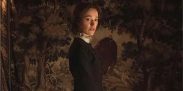 Victorian Psycho Maika Monroe