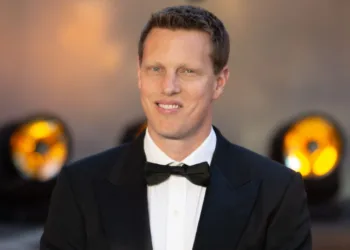 Press Freedom Groups Sue for Paramount Records, Alleging Ellisons Traded CNN Favors for Trump Merger Approval David Ellison