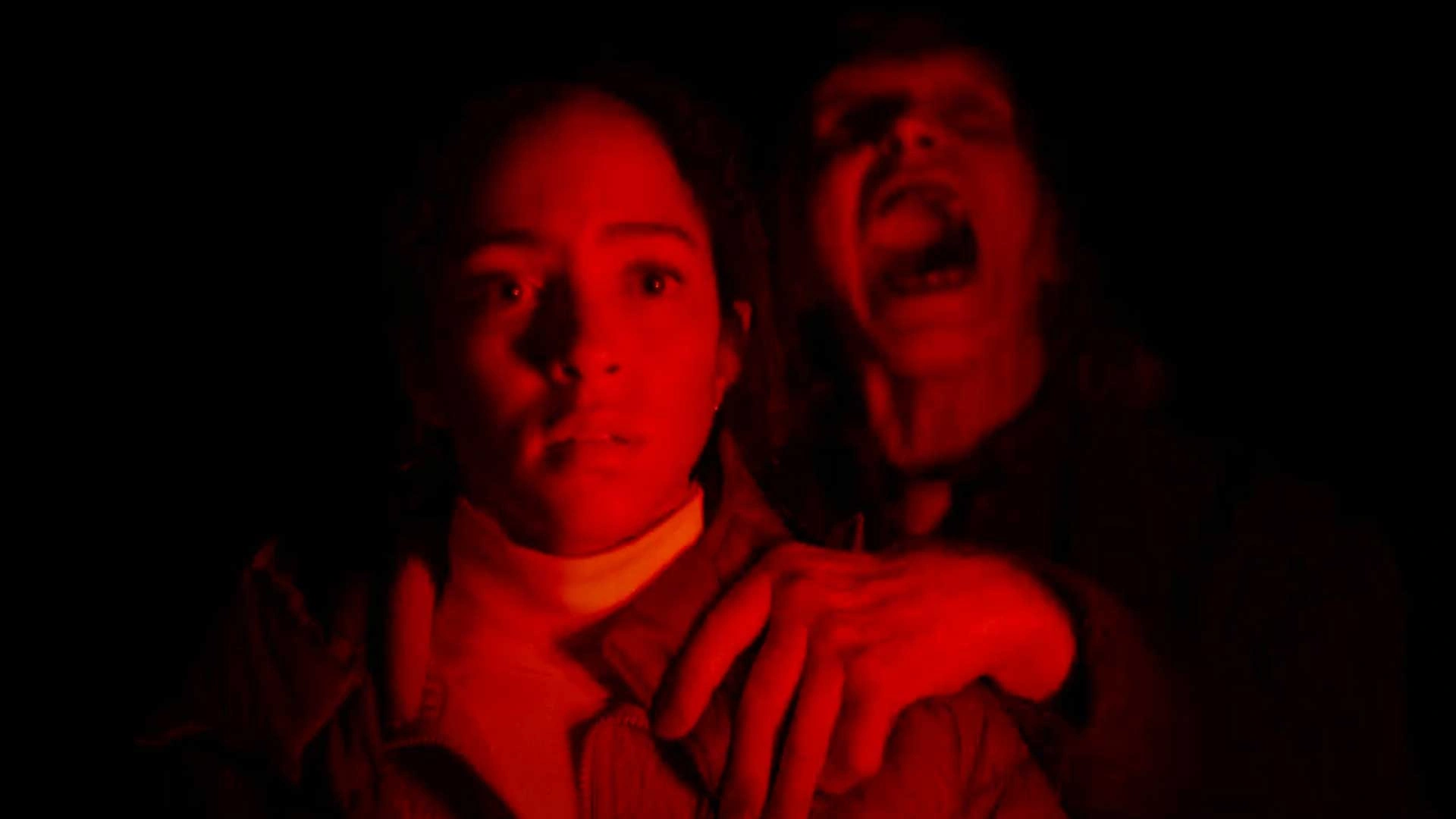 Passenger Review: Romantic Road Trip Morphs Into a Terrifying, Tech-Savvy Creature Feature 43 Passenger Review