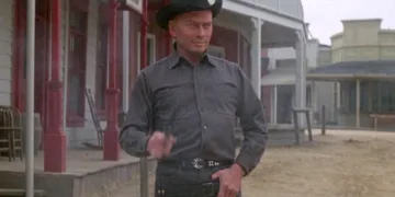 Warner Bros. Is Remaking Westworld — And Hired the Jurassic Park Writer to Do It 1 westworld 1973