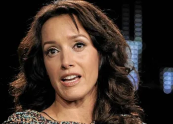 Jennifer Beals