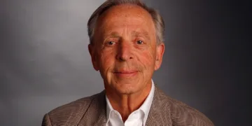Peter Lassally, "Host Whisperer" Behind Carson and Letterman, Dies at 93 15 Peter Lassally