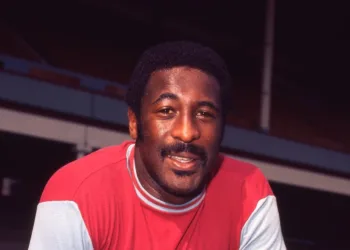 Transforming the Beautiful Game: The Clyde Best Story Review