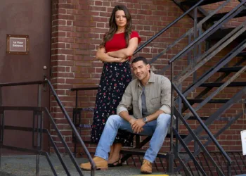 Absolutely Devoted to You Review: Jesse Metcalfe Makes the Reluctant Heartthrob Work 43 Absolutely Devoted to You (1)