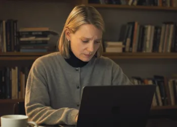 Mia Wasikowska Agata the Writer