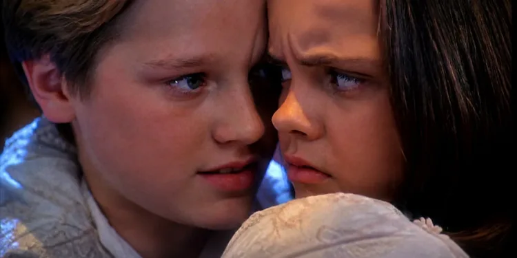 90s Casper icon Devon Sawa reveals why he spent decades tryi 3