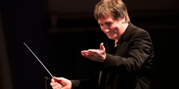 George Fenton, Oscar-Nominated Composer of 'Gandhi' and 'Planet Earth,' Dies at 76 15 George Fenton