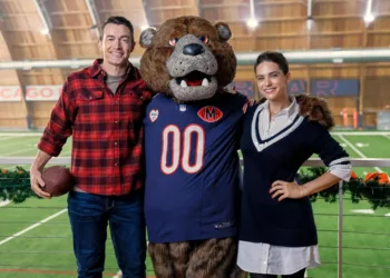 Holiday Touchdown: A Bears Love Story Review