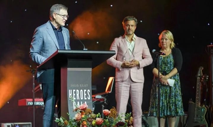 Dawson's Creek Cast Gathers to Honor James Van Der Beek at Berlanti Gala 41 James Van Der Beek