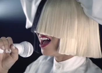 Sia: Nostalgic for the Present Review